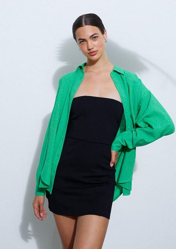 La camisa de Stradivarius que vas a necesitar en sus 11 colores