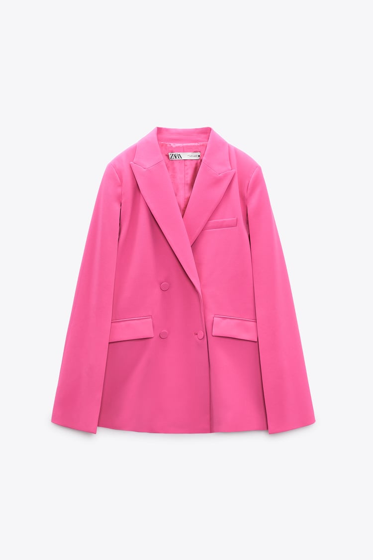 La capa blazer de Zara al m&aacute;s puro estilo Marta Ortega como invitada a una boda