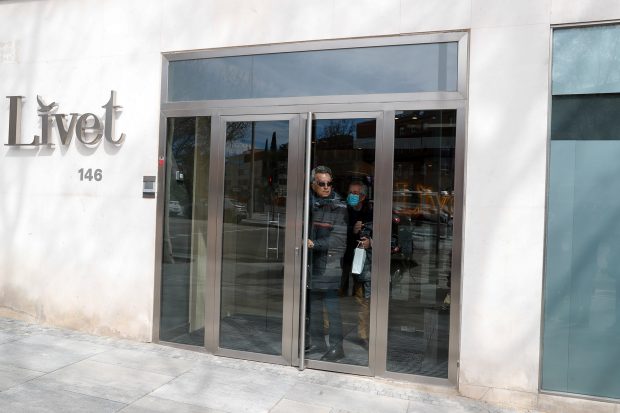Jos&eacute; Ortega Cano saliendo de la cl&iacute;nica Livet / Gtres
