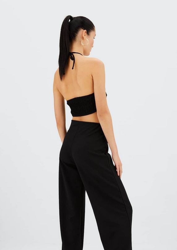 El mono negro de Stradivarius perfecto para una comuni&oacute;n