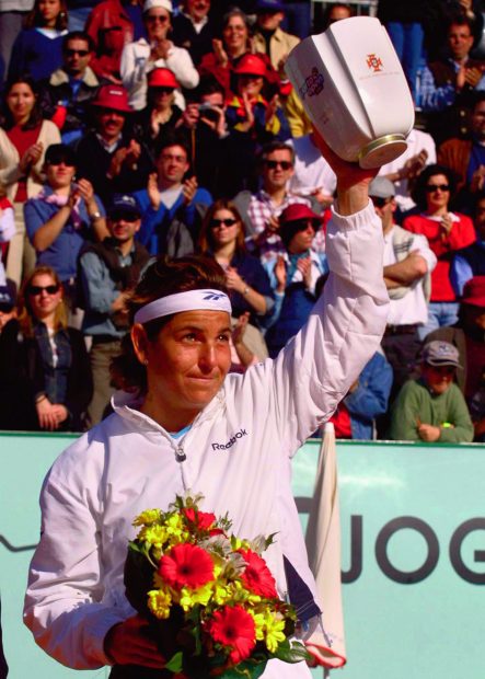 Arantxa S&aacute;nchez Vicario jugando al tenis / Gtres