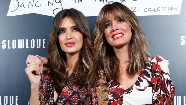 Sara Carbonero e Isabel Jim&eacute;nez en un photocall / Gtres