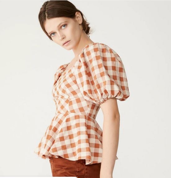 La blusa de cuadros de Name The Brand rebajada para llevar con unos mom jeans