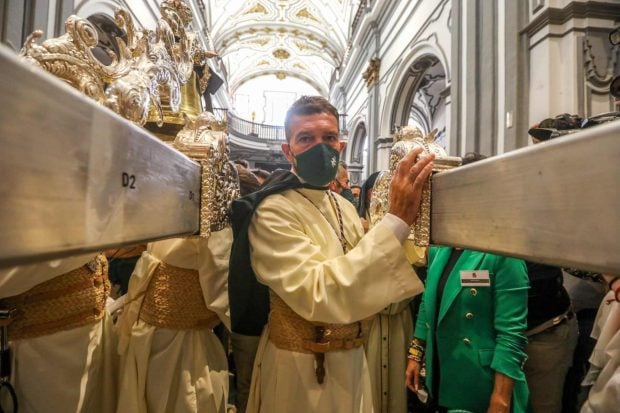 Antonio Banderas en una procesi&oacute;n de Semana Santa / Gtres