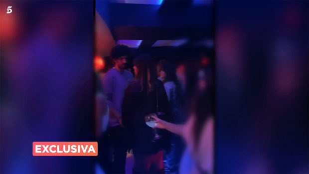 Sara Carbonero y un misterioso hombre / Telecinco