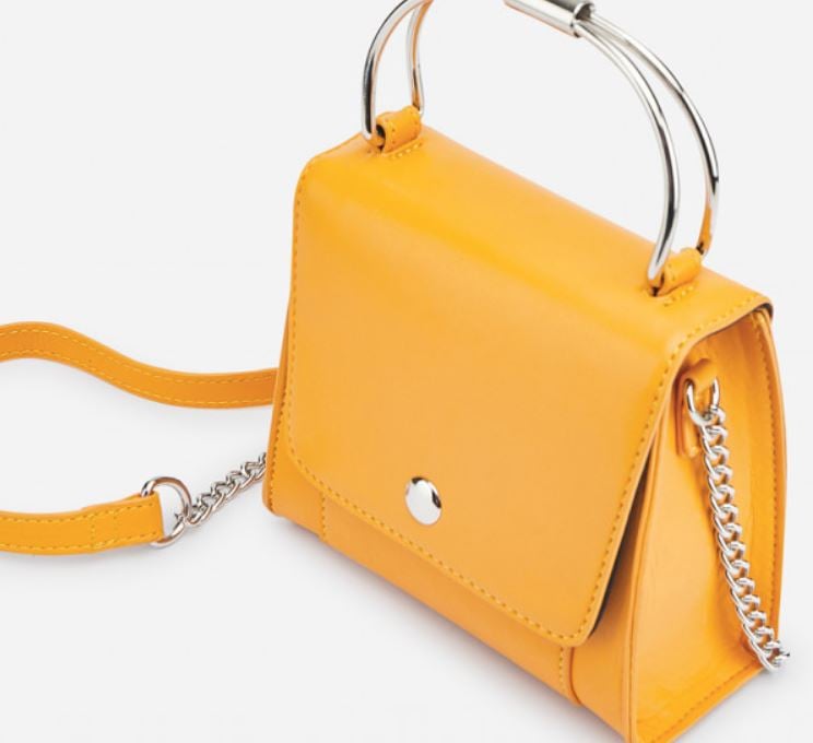Los complementos reconvierten nuestros looks. Ya sea con zapatos, cinturones o bolsos. Los hay de&nbsp; muchos estilos como el bolso cuadrado de MaryPaz