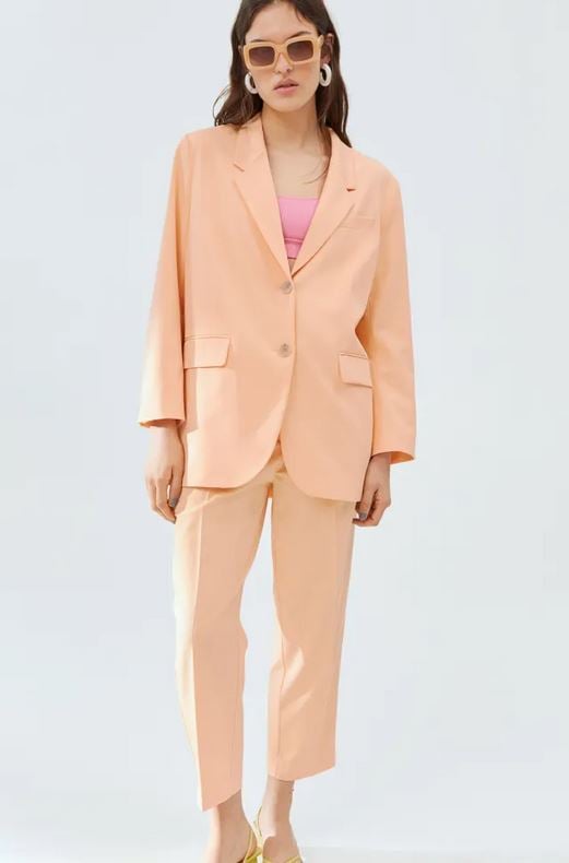 El traje con chaqueta oversize de H&M que est&aacute; a punto de agotarse