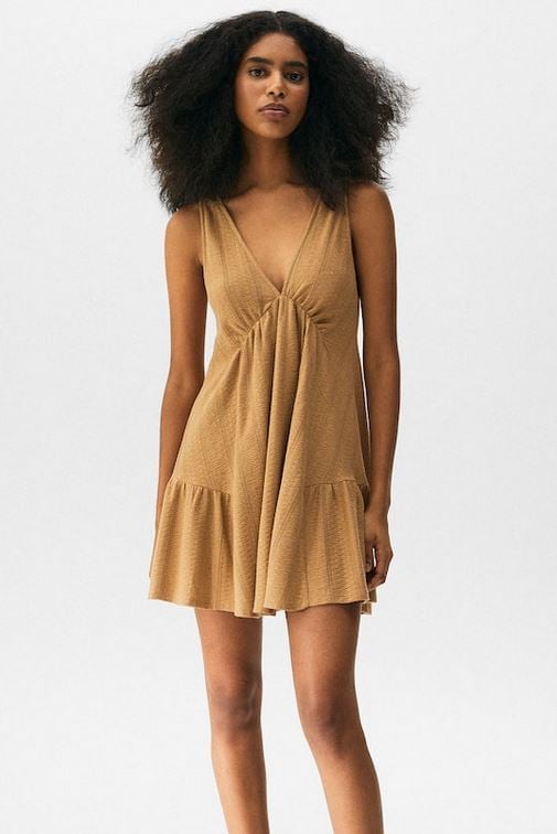 El vestido que queda bien a todas est&aacute; en Pull&Bear