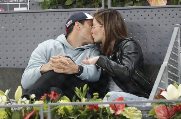 Andrea Duro y Alejandro Gal&aacute;n viendo tenis / Gtres