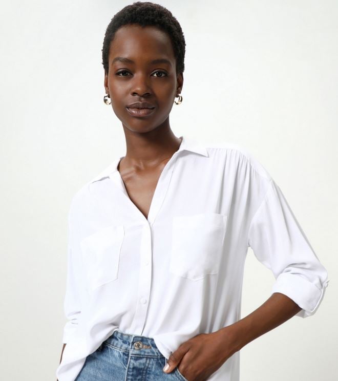 La camisa de Lefties por 10 euros para salvarte el look para la oficina