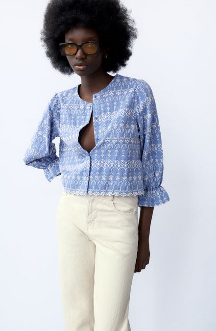 La blusa bordada de estilo rom&aacute;ntico de Zara para llevar con jeans