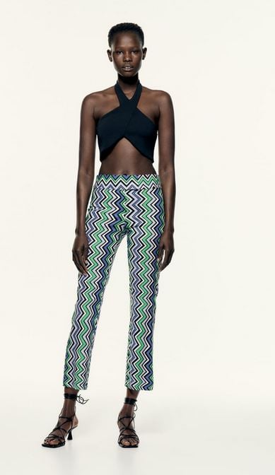 María F.Rubíes luce como nadie los pantalones estampados de Zara más solicitados