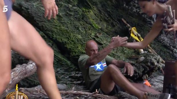 Kiko Matamoros sufre una aparatosa ca&iacute;da en 'Supervivientes' / Telecinco