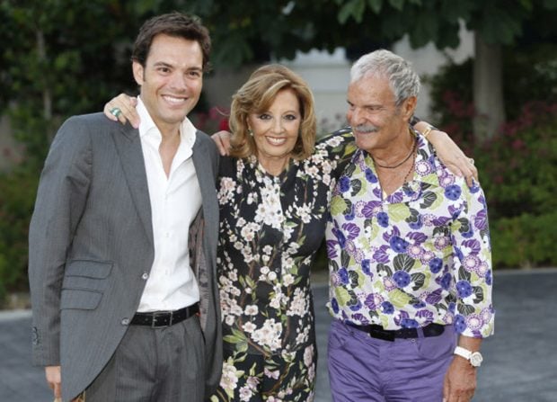 Antonio Rossi, Mar&iacute;a Teresa Campos y Jes&uacute;s Mari&ntilde;as posando / Gtres
