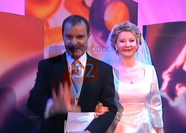 Mari&ntilde;as y Karmele en una boda ficticia / Youtube