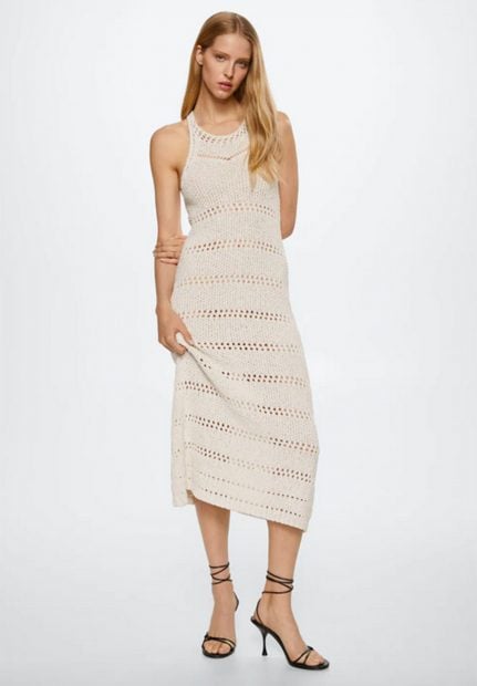 Vestido largo de crochet beige de Mango / Mango 