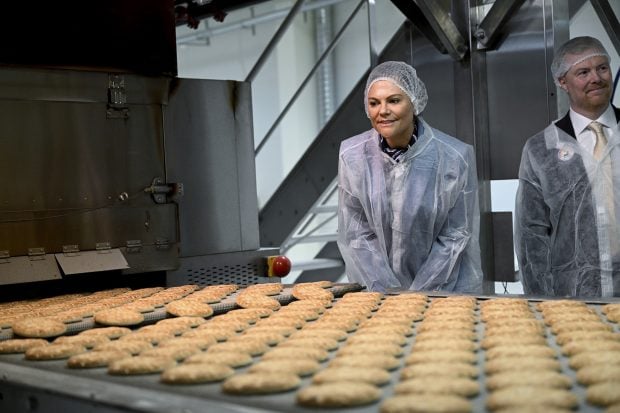Victoria de Suecia en una panader&iacute;a / Gtres
