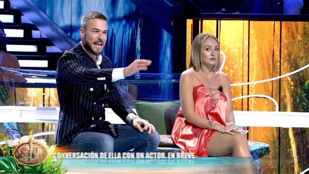 Roc&iacute;o Flores y Tony Spina en 'Supervivientes' / Telecinco