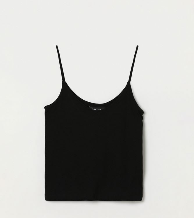 Lefties tiene el pack de dos camisetas b&aacute;sicas de tirantes por menos de 6 euros