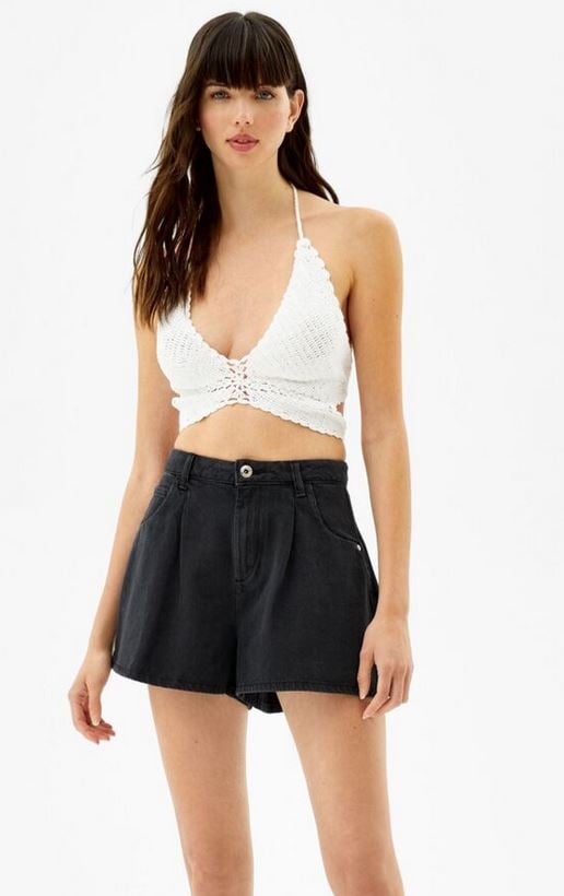 Los shorts de Bershka para lucir piernas y en tres colores b&aacute;sicos