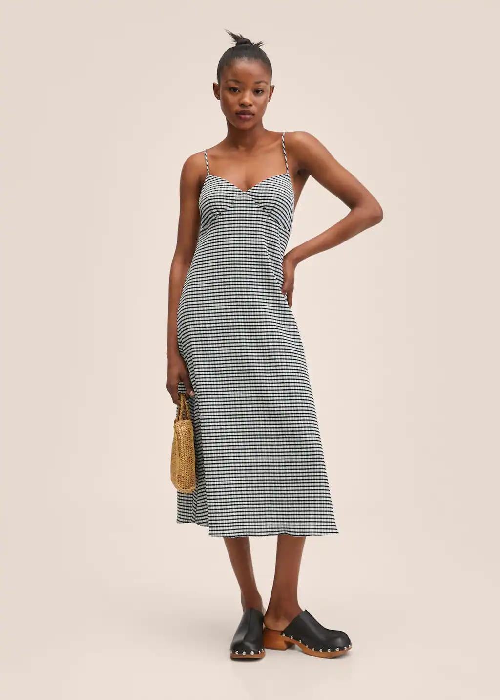 Los 7 vestidos de Mango para una semana de no parar