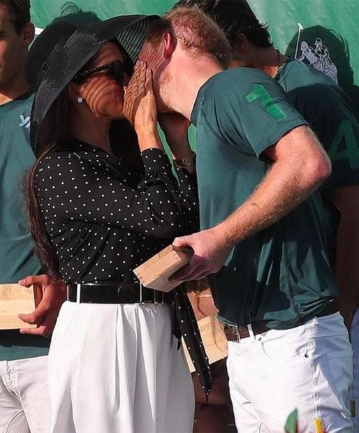 Meghan y Harry bes&aacute;ndose / Instagram @archewell_hm