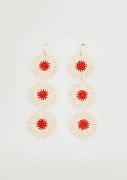 Pendientes de crochet en forma de flor de Mango / Mango 