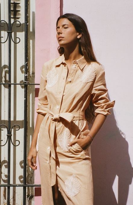 El vestido de lino de Zara para unas vacaciones de ensue&ntilde;o