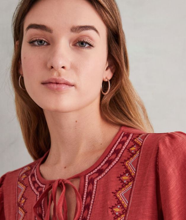 El vestido rojo de Women'secret para un plan tranquilo