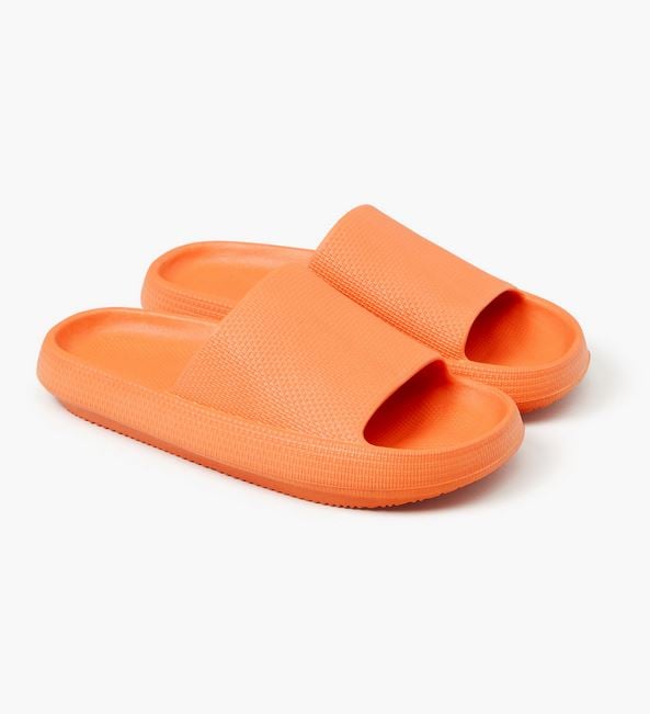 Las sandalias de Lefties que vas a querer en sus dos colores m&aacute;s chillones