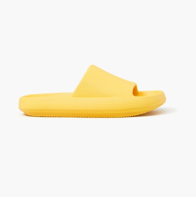 Las sandalias de Lefties que vas a querer en sus dos colores m&aacute;s chillones