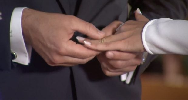 Marta Lozano y Lorenzo Remoh&iacute; en su boda / Hola