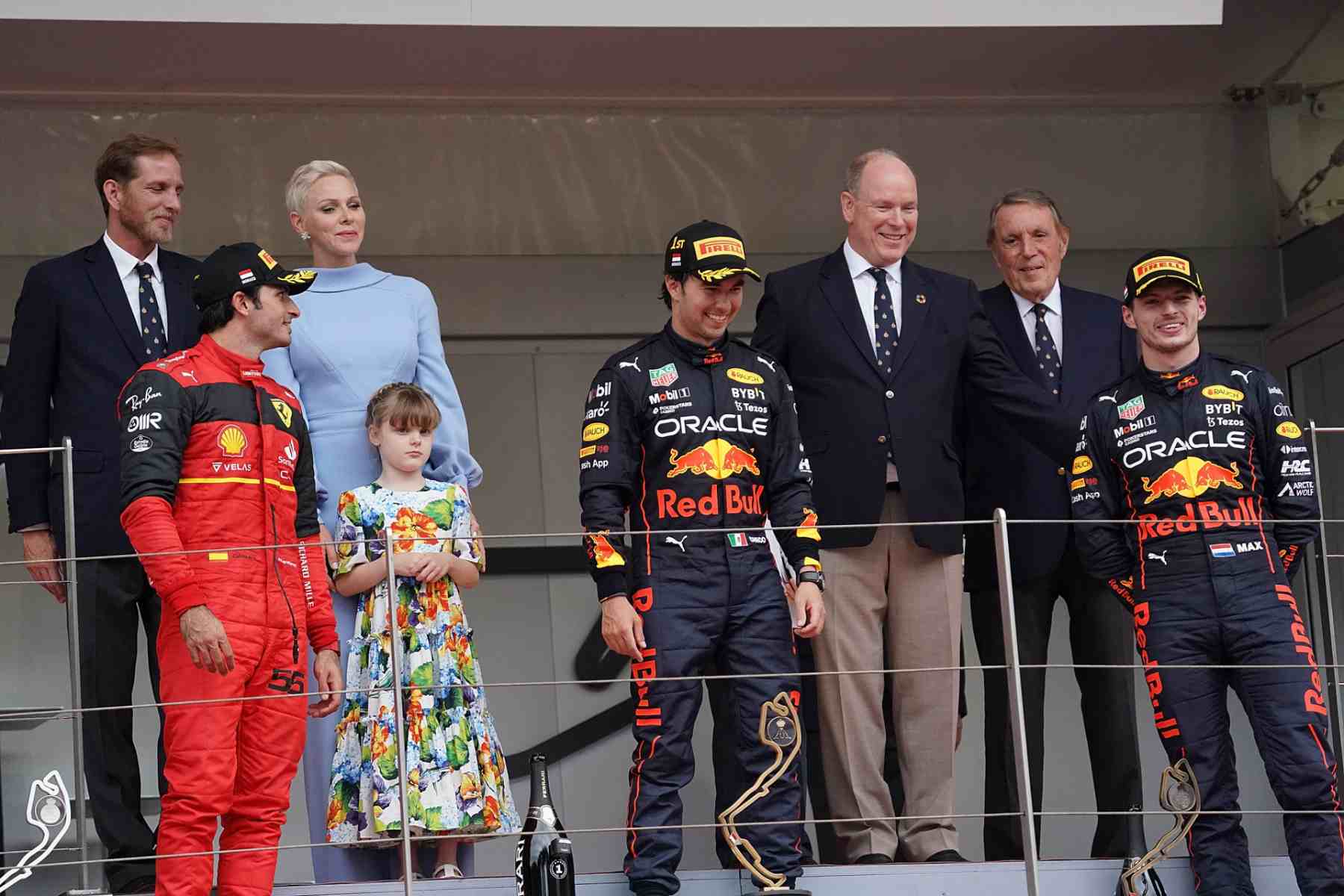 Charlene de M&oacute;naco y el Pr&iacute;ncipe Alberto con sus hijos en el Gran Premio de F&oacute;rmula 1 / Gtres