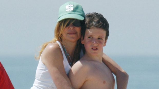 Ana Obreg&oacute;n y &Aacute;lex Lecquio en la playa / Gtres