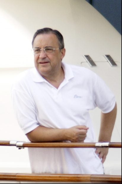 Florentino P&eacute;rez en su barco / Gtres