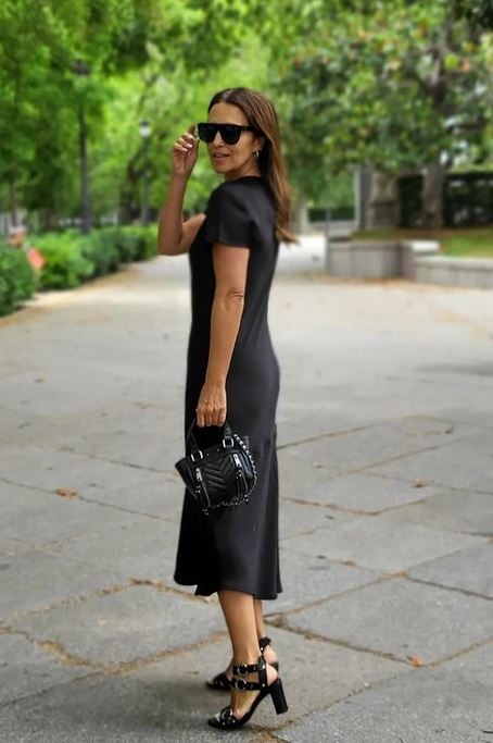 Las sandalias que Paula Echevarr&iacute;a luce con un total look negro