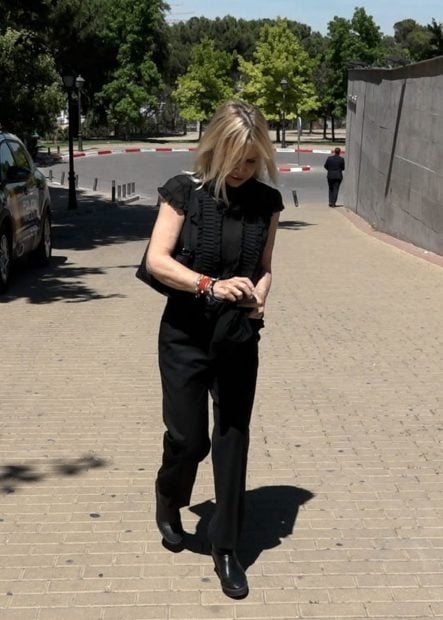 Eugenia Mart&iacute;nez de Irujo despide a Conchita Spinola en Madrid /Gtres