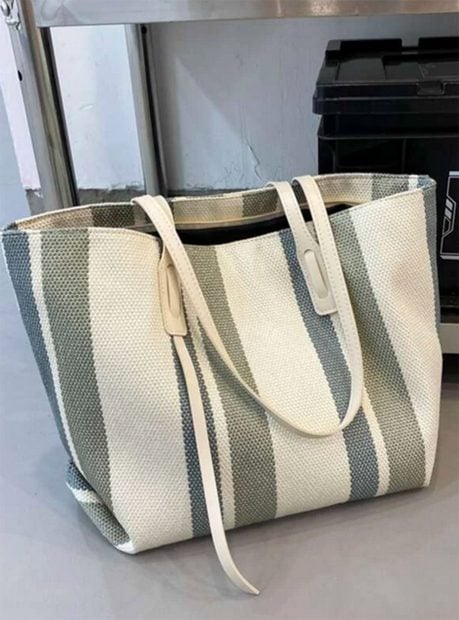 Bolso 'low cost' estampado de rayas de Shein / Shein
