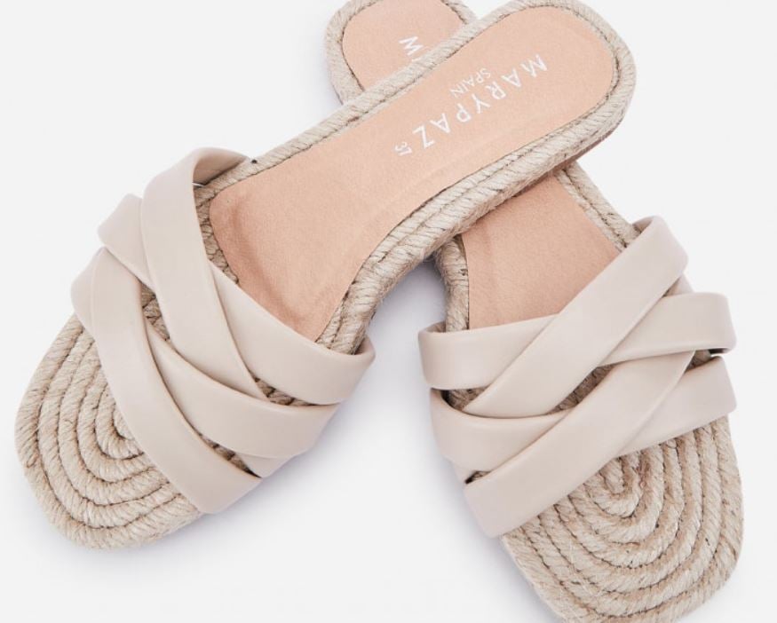 Las sandalias planas de MaryPaz para llevar con jeans