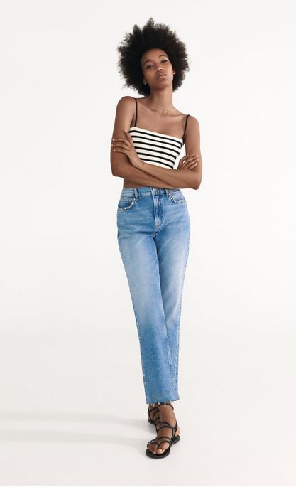 Los jeans con brillos de Zara para llevar en un festival con un top