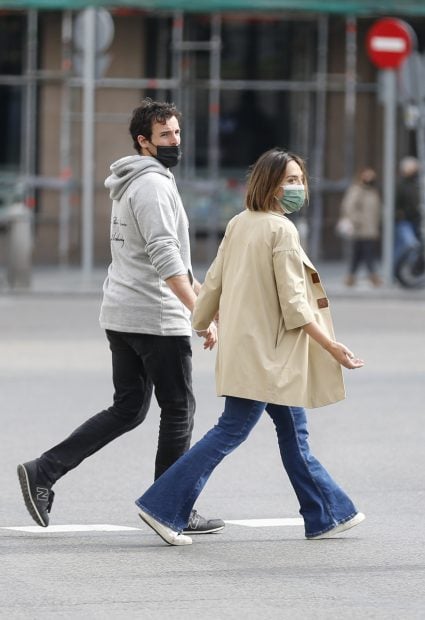 &Iacute;&ntilde;igo Onieva y Tamara Falc&oacute; paseando de la mano / Gtres
