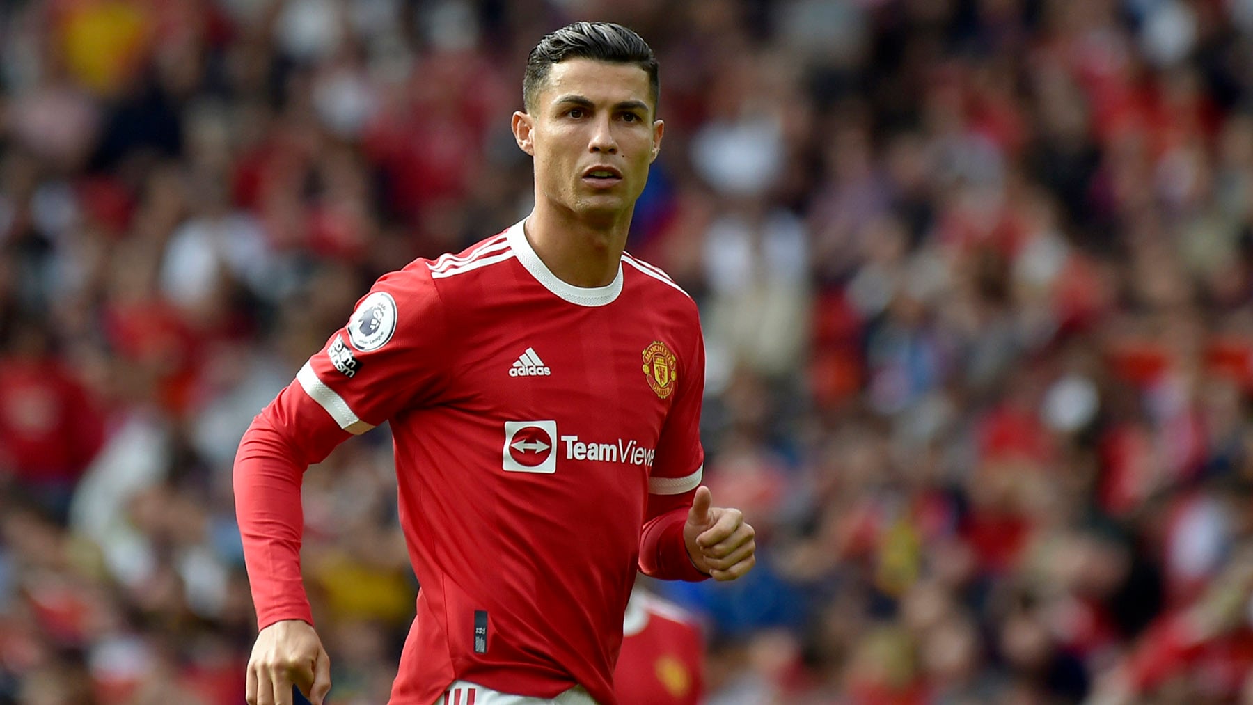 Cristiano Ronaldo jugando al f&uacute;tbol / Gtres