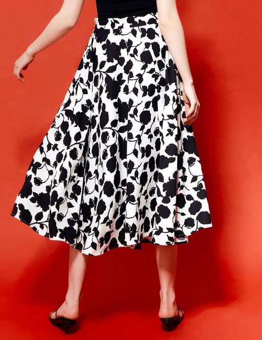 La falda de Sfera para el mejor look de invitada este verano