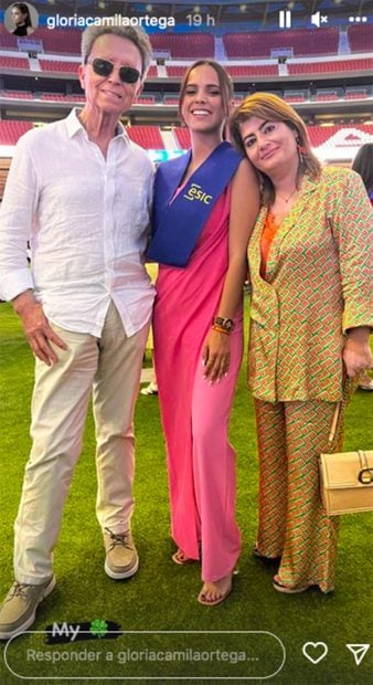 Gloria Camila, Jos&eacute; Ortega Cano y Marina, muy sonrientes / Instagram @gloriacamilaortega