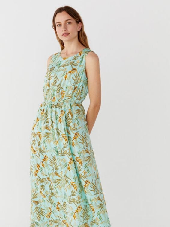 El vestido midi de Cortefiel para un plan familiar