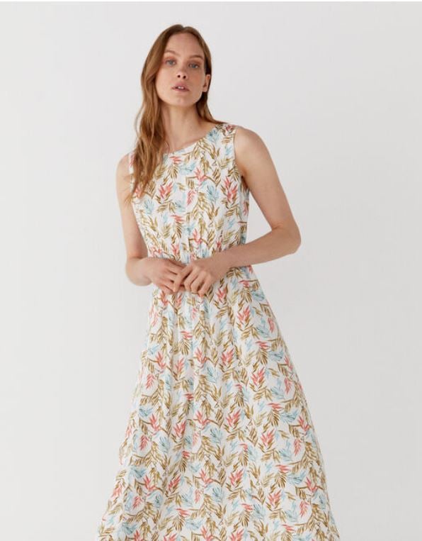 El vestido midi de Cortefiel para un plan familiar