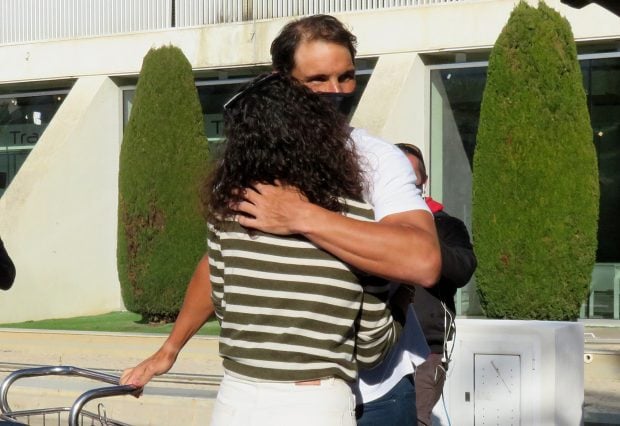Rafa Nadal y Mery Perell&oacute; abraz&aacute;ndose / Gtres