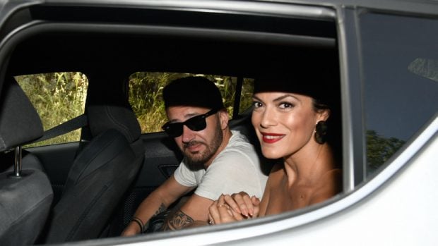 Alejandro Parre&ntilde;o y Geno llegando a la boda de Chenoa / Gtres