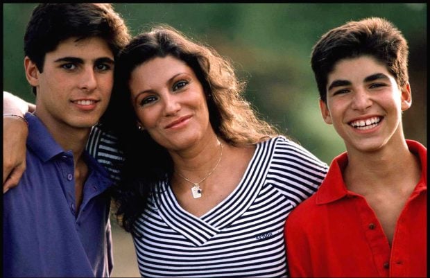 Carmina Ordo&ntilde;ez con sus hijos / Gtres