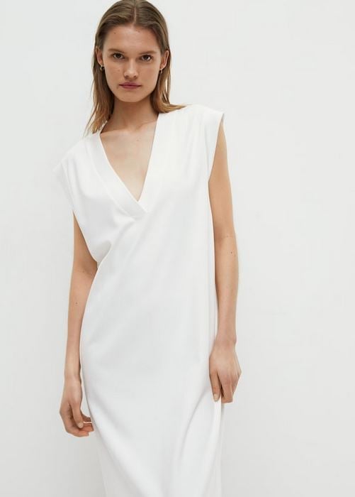 4 vestidos por menos de 40 euros que no puedes dejar pasar en las rebajas de Massimo Dutti